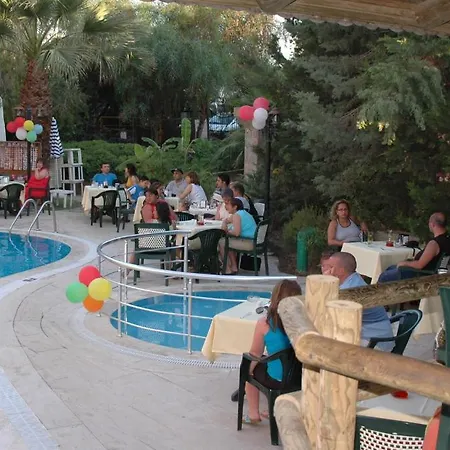 Hera Hotell Side